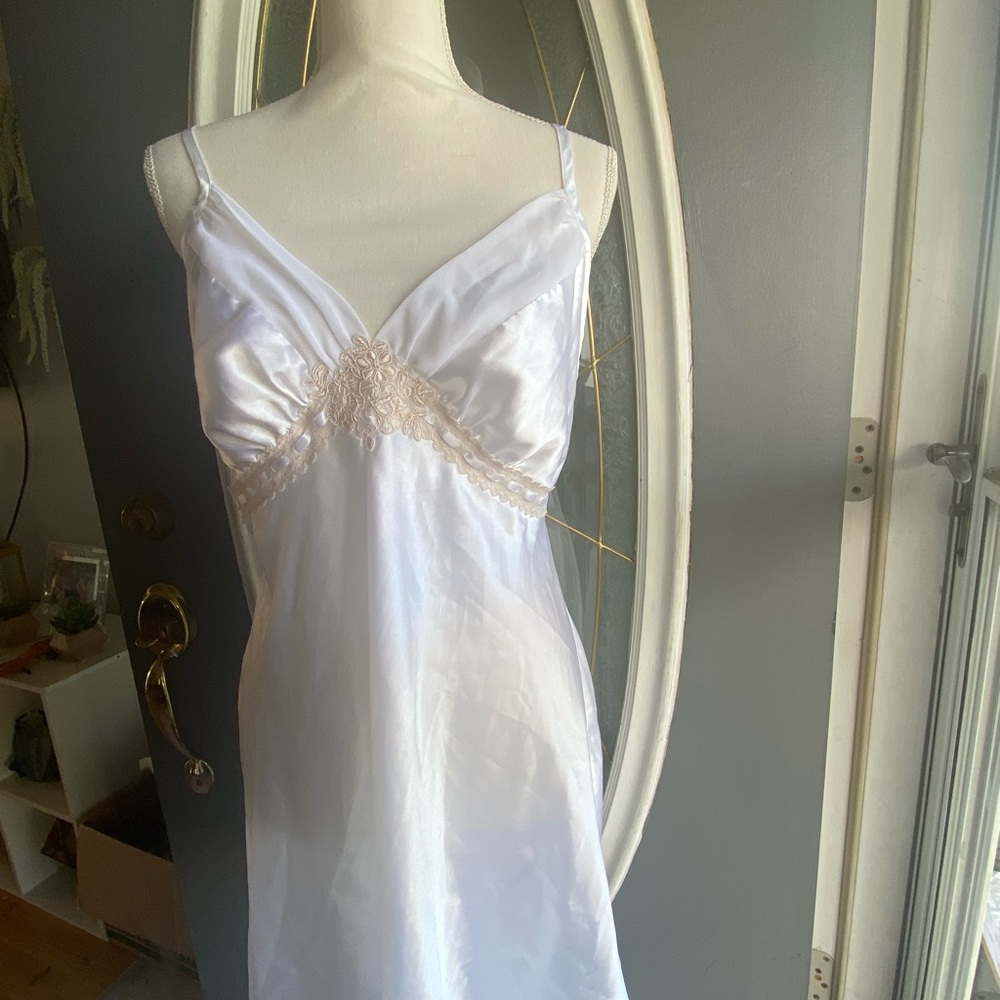George White Chemise